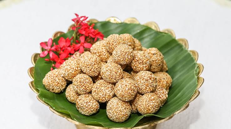 তিলের নাড়ু